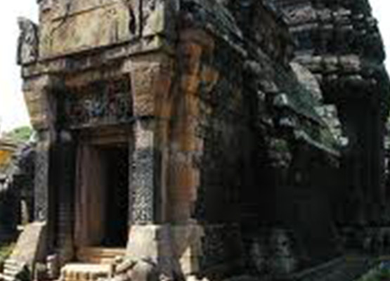 attraction-Prasat Kuhak Nokor 4.jpg